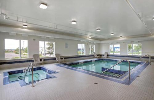 Airdrie Hotel | Motel 6 Airdrie