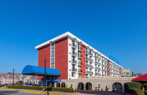 Eagan Park Hotel | Motel 6-Atlanta, GA - Atlanta Airport