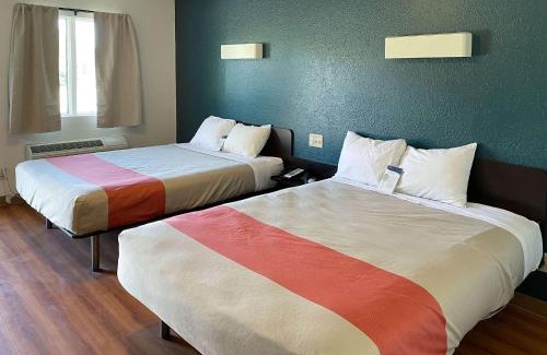 Cameron Hotel | Motel 6 Cameron MO