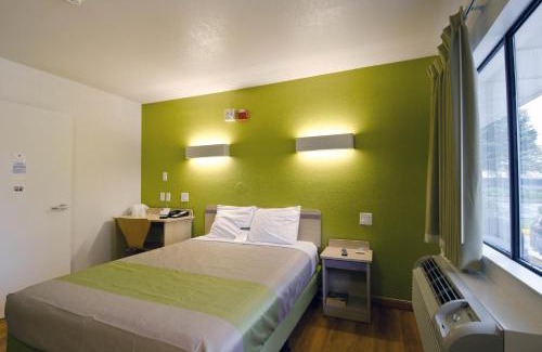 Camp Springs Hotel | Motel 6-Camp Springs, DC - South Camp Springs