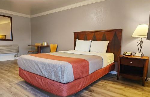 Canon City Hotel | Motel 6-Canon City, CO 719-458-1216