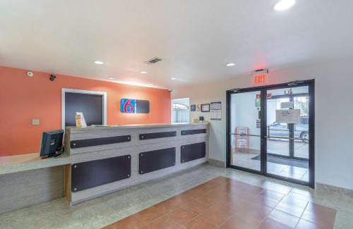 Canton Hotel | Motel 6-Canton, TX