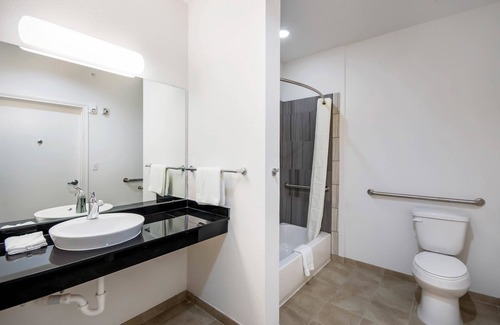 Channelview Hotel | Motel 6 Channelview, TX