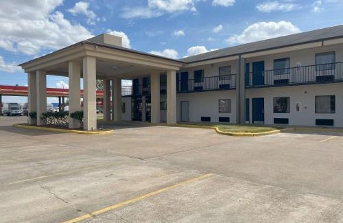 Cleveland Hotel | Motel 6 Cleveland, MS – Delta State University