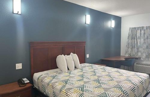 Cleveland Hotel | Motel 6 Cleveland, MS – Delta State University