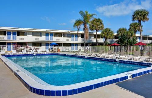 Cocoa Beach Hotel | Motel 6-Cocoa Beach, FL
