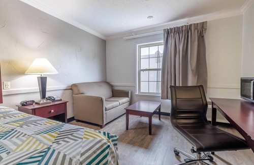 Dallas Design District Hotel | Motel 6 Dallas, TX – Downtown