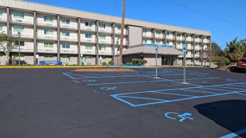 Danvers Hotel | Motel 6-Danvers, MA - Boston North