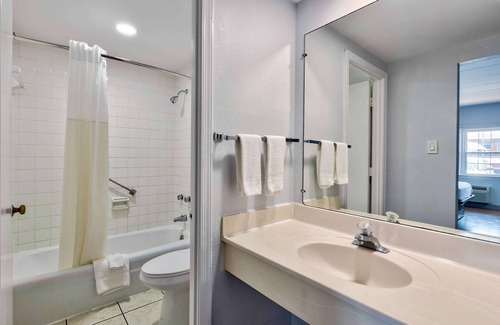 Falls Church Hotel | Motel 6 Falls Church, VA - Arlington Boulevard