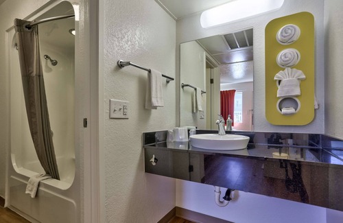 Flagstaff Hotel | Motel 6 Flagstaff, AZ - Butler