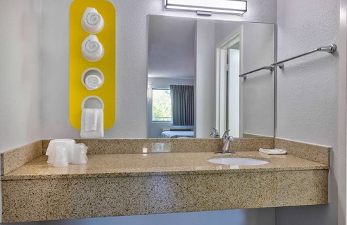 Hammond Hotel | Motel 6 Hammond, IN - Chicago Area