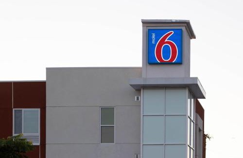 Patton Hotel | Motel 6 Highland CA San Bernardino East