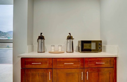 Patton Hotel | Motel 6 Highland, CA – San Bernardino – East