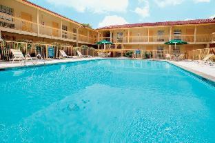 Huntsville Hotel | Motel 6 Huntsville AL University Dr.