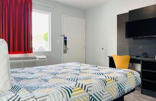 La Mesa Hotel | Motel 6-La Mesa, CA - San Diego