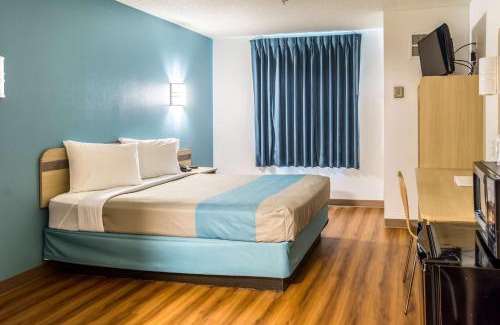 Lincoln City Hotel | Motel 6-Lincoln City, OR