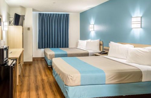Lincoln City Hotel | Motel 6-Lincoln City, OR