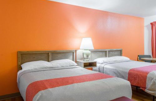 Madras Hotel | Motel 6-Madras, OR