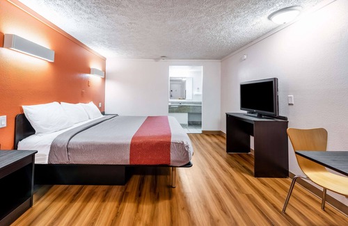 Mansfield Hotel | Motel 6 Mansfield, OH