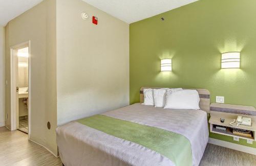 Medina Hotel | Motel 6-Medina, OH - Cleveland