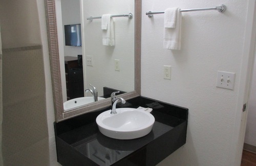 Meridian Hotel | Motel 6 Meridian, MS