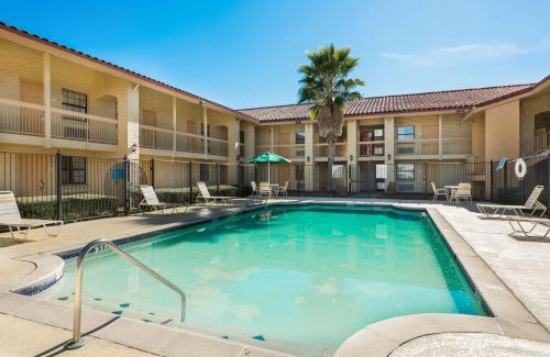 Monroe Hotel | Motel 6-Monroe, LA
