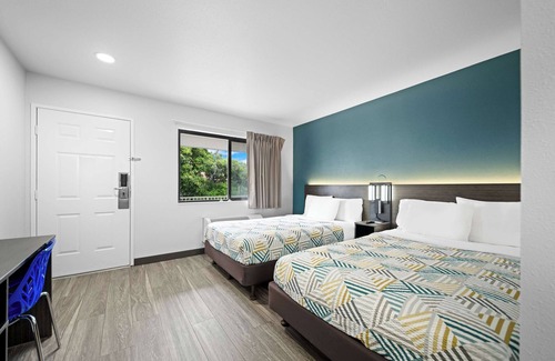North Fremont Street Hotel | Motel 6 Monterey, CA