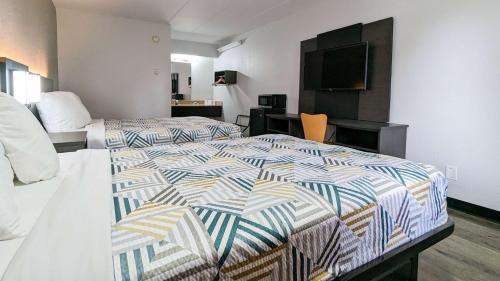 Nashua Hotel | Motel 6-Nashua, NH - South