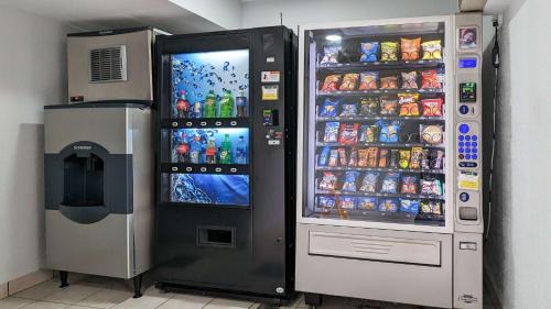 Nashua Hotel | Motel 6-Nashua, NH - South