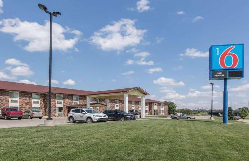 South Central Omaha Hotel | Motel 6 Omaha - Central