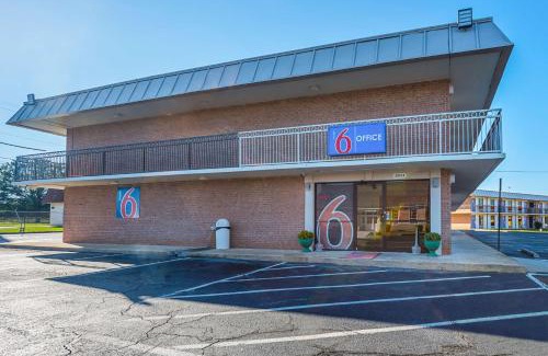 Perry Hotel | Motel 6-Perry, GA