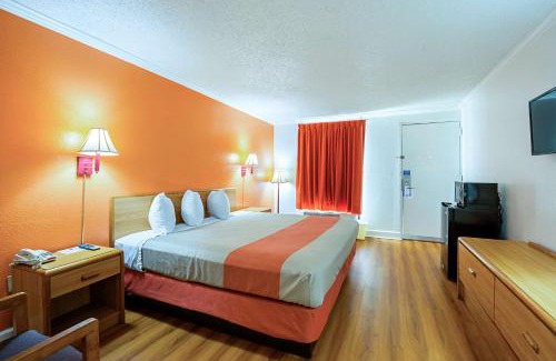 Perry Hotel | Motel 6-Perry, GA
