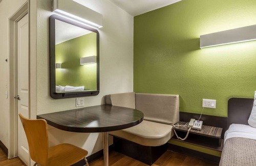 Redlands Hotel | Motel 6 Redlands, CA