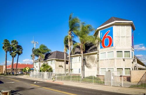 La Sierra Hotel | Motel 6-Riverside, CA - South