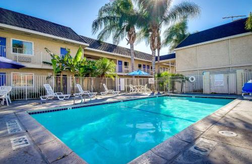 La Sierra Hotel | Motel 6-Riverside, CA - South