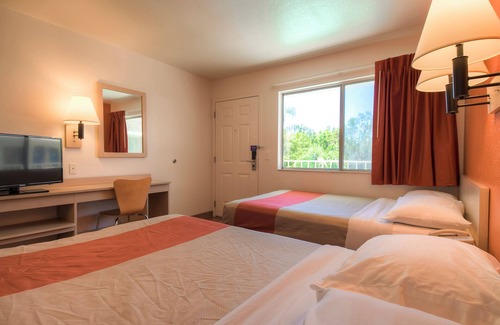 San Bernardino Hotel | Motel 6 San Bernardino, CA - North