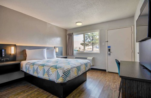 Southside Hotel | Motel 6 Santa Fe