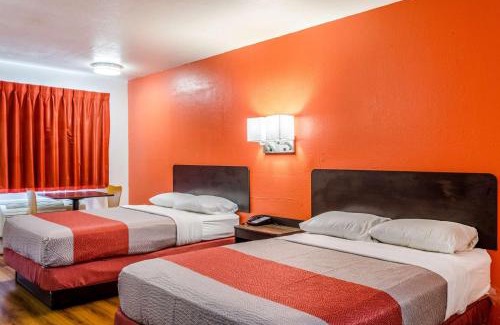Saraland Hotel | Motel 6-Saraland, AL
