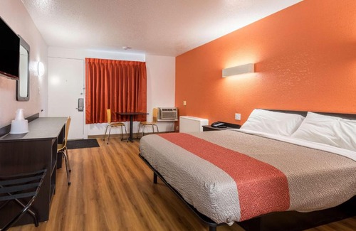 Schenectady Hotel | Motel 6-Schenectady, NY