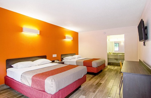 Starke Hotel | Motel 6 Starke, FL