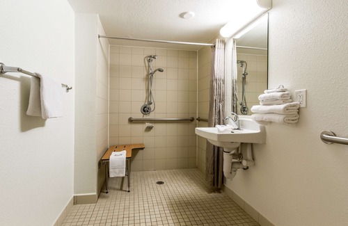 Tempe Hotel | Motel 6 Tempe, AZ – Phoenix Airport – Priest Dr