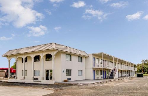 Lacy-Lakeview Hotel | Motel 6 Waco - Lacy Lakeview