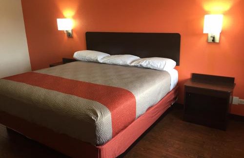Waco Hotel | Motel 6-Waco, TX