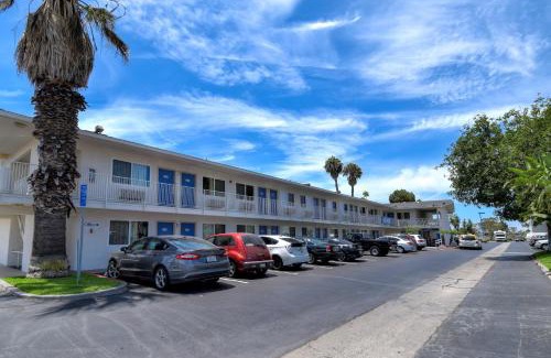 Westminster Hotel | Motel 6-Westminster, CA - South - Long Beach Area