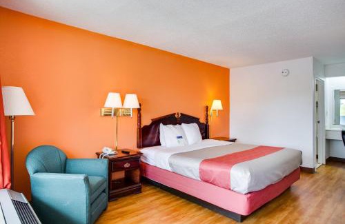 White House Hotel | Motel 6-White House, TN