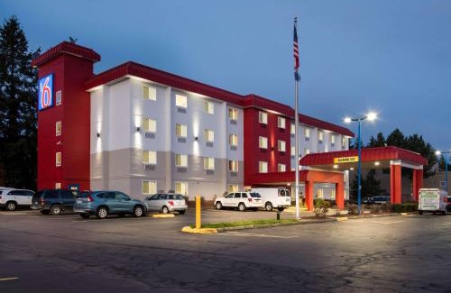 Wilsonville Hotel | Motel 6-Wilsonville, OR - Portland