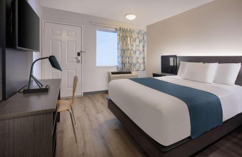 Woodland Hotel | Motel 6-Woodland, CA Sacramento Airport