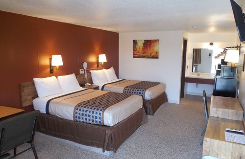 High Hill Hotel | Motel 70