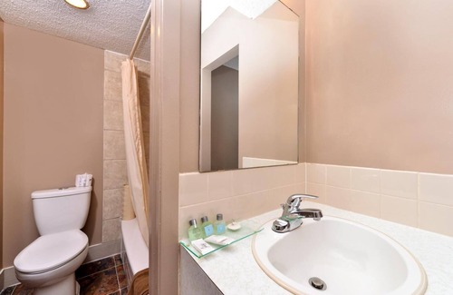 Olds Hotel | Motel 8