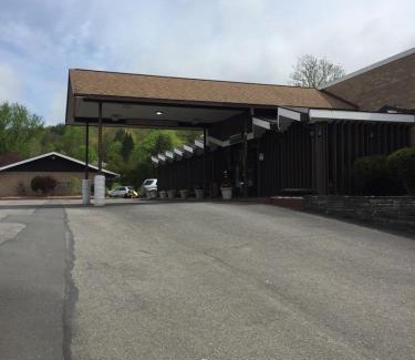 Oneonta Hotel | Motel 88